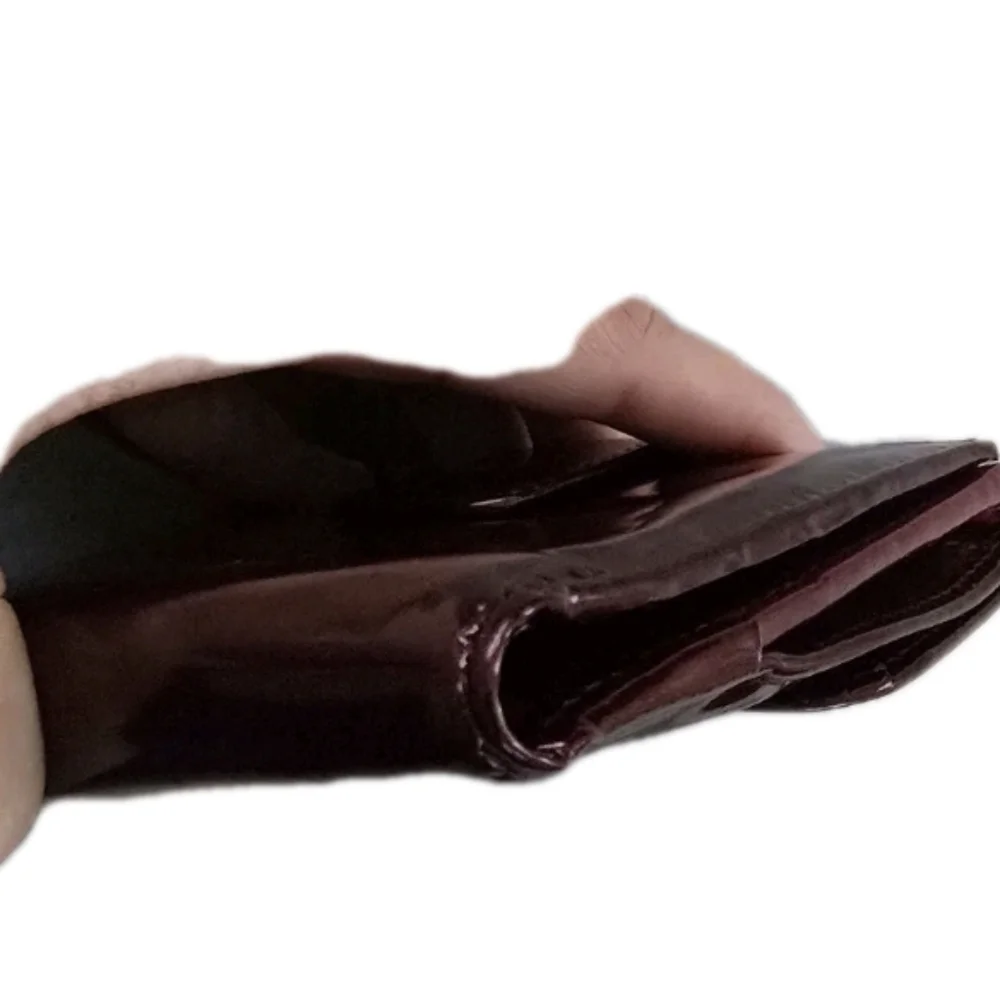 Elegant And Classic Authentic Gucci Burgundy Leather Wallet With Bamboo Accent - Picture 4 of 10